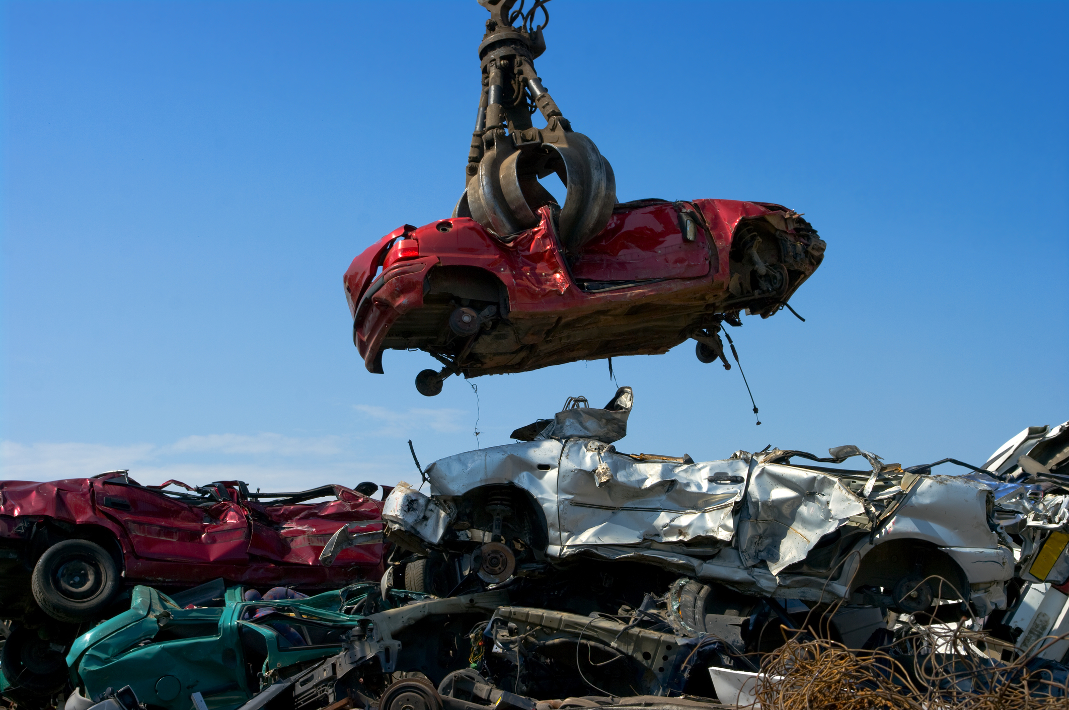 Stripping Down A Car For Scrap